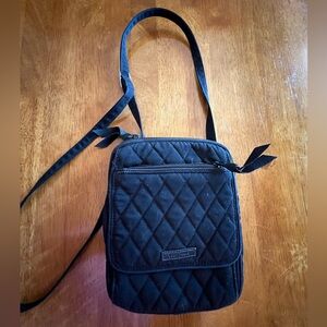 EUC Vera Bradley black quilted small crossbody. Tons of compartments-super cute!